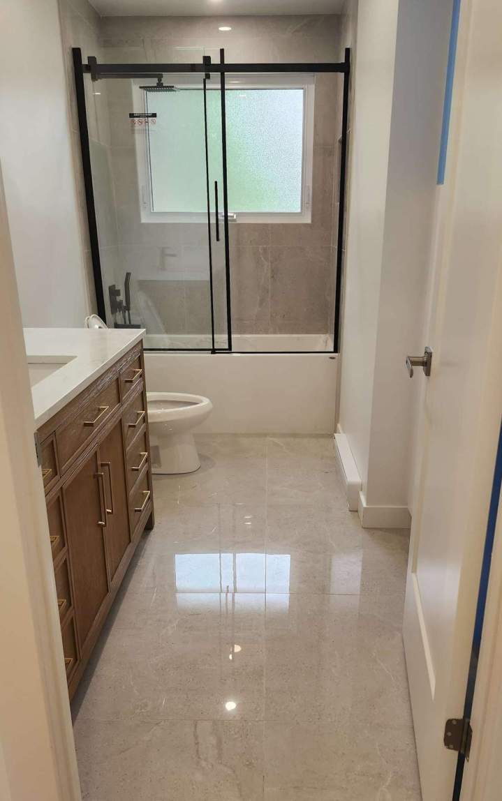 Pose carrelage douche moderne Rive Sud de Montréal