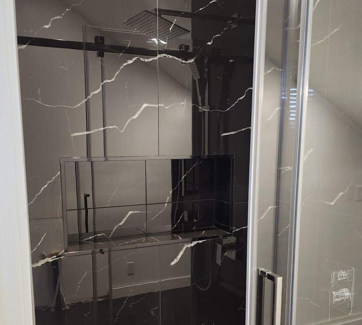 Rénovation de salle de bain contemporaine de Montréal