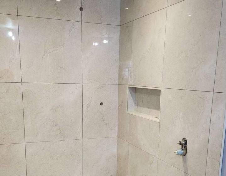 Pose douche en céramique après Rive-Sud de Montréal